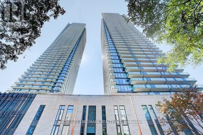 Building Photo - 1080-1080 Bay St.