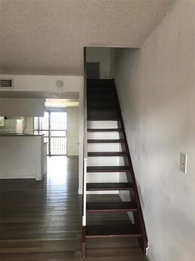 Foto del edificio - 4140 W 11th Ln