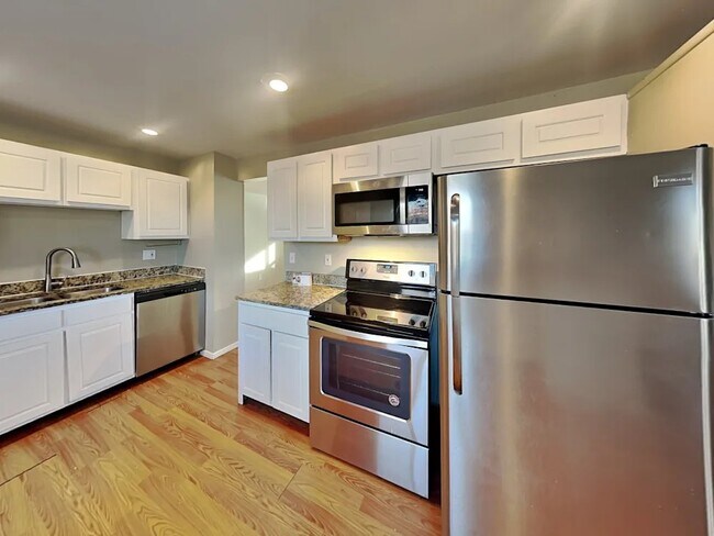 Foto del edificio - 6470 S Birch Cir