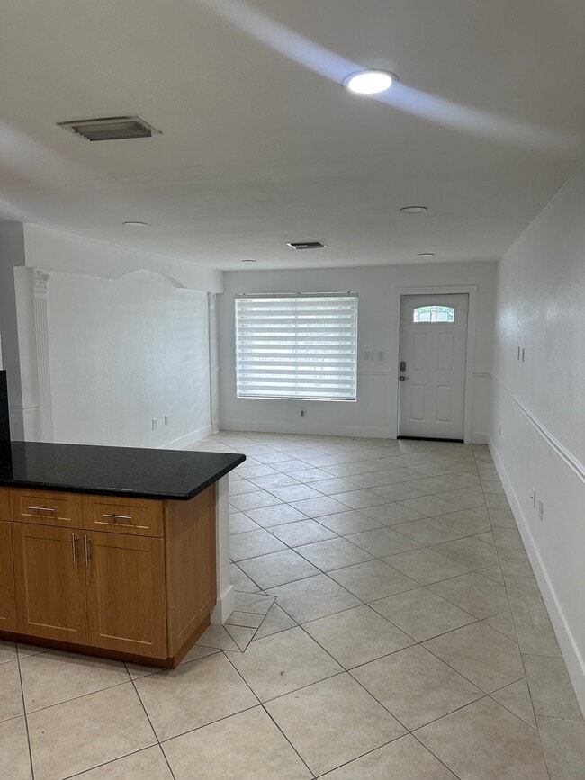 Foto del edificio - 1111 SW 76th Ave