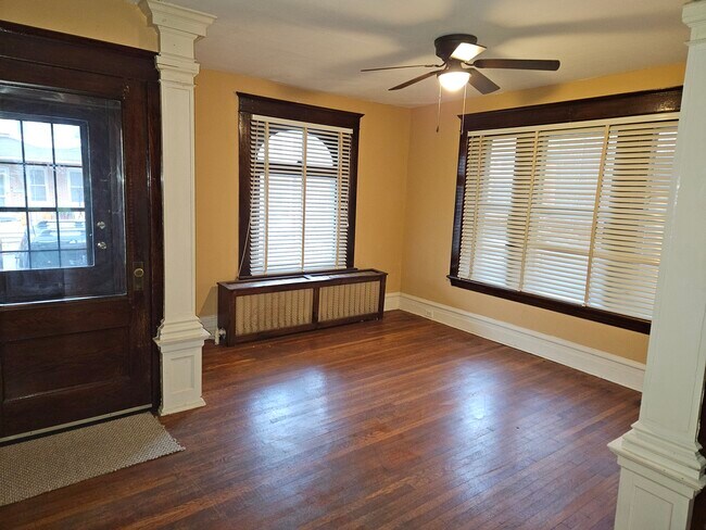 Sala de estar - 228 E Ettwein St