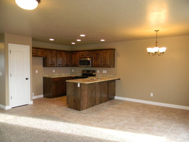 Building Photo - 1054 W 2050 S