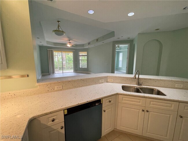 Building Photo - 15256 Riverbend Blvd