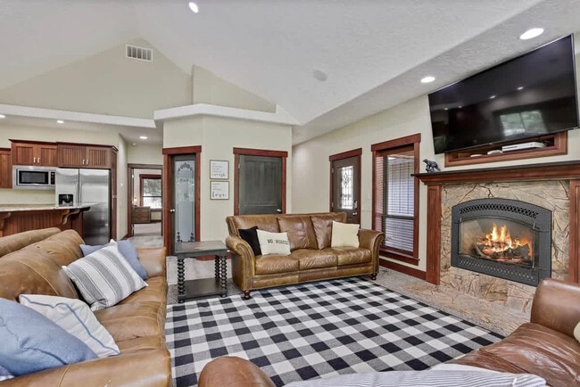 Building Photo - 712 Broken Rein Rd