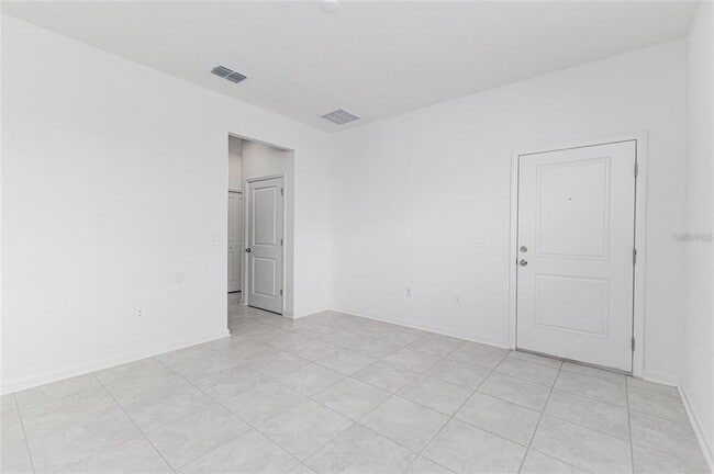 Building Photo - 1121 Deepwater Cir