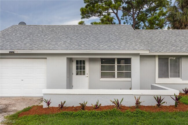 Building Photo - 1305 Hibiscus Dr