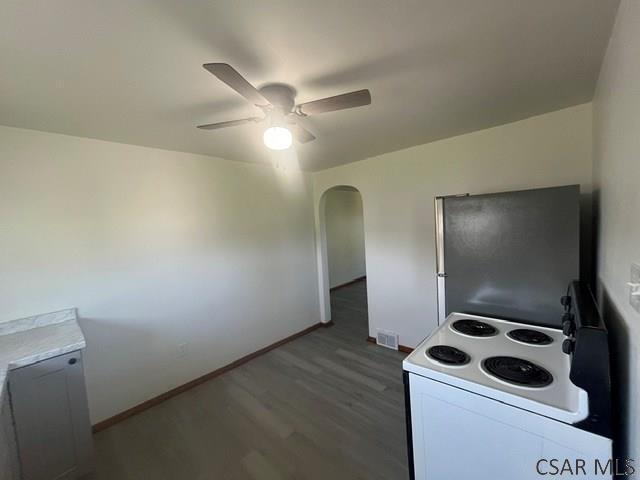 Foto del edificio - R2617 Bedford St