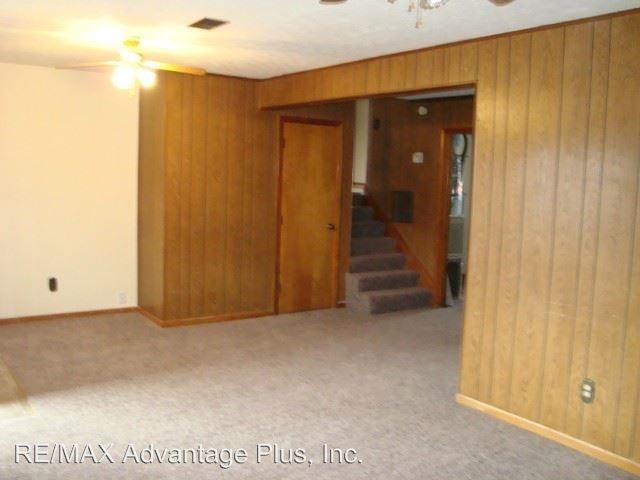 Building Photo - 4 br, 1.5 bath House - 1053 Elm Rd