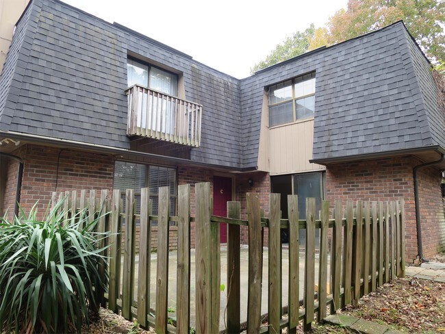 Foto del edificio - 9009 Creekside Ln NW
