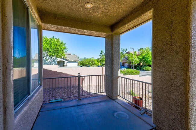 Foto del edificio - 3 Bed and Loft Summerlin Beauty