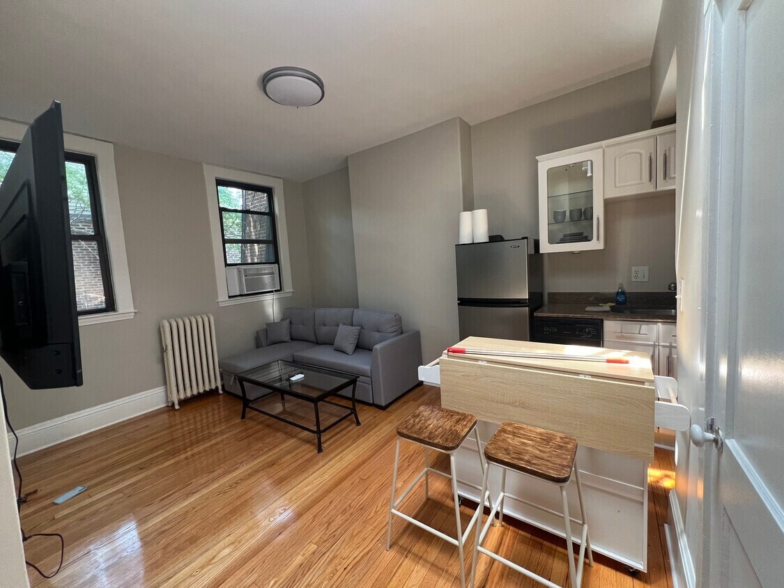 *Pictures are representative samples of the advertised unit. In some cases, the actual units you tou - 10 Isabella St