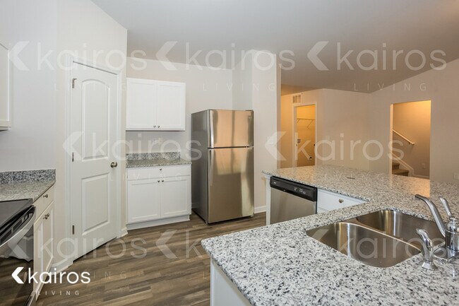 Foto del edificio - 1201 Silvertrace Dr.