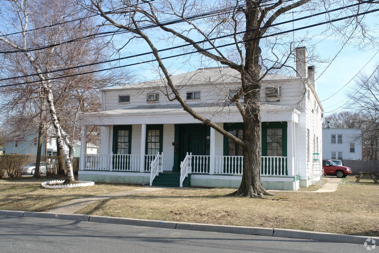 18 Washington St, South Bound Brook, NJ 08880 Apartments in South