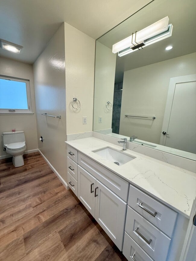 Building Photo - Don’t miss the opportunity to make this be...