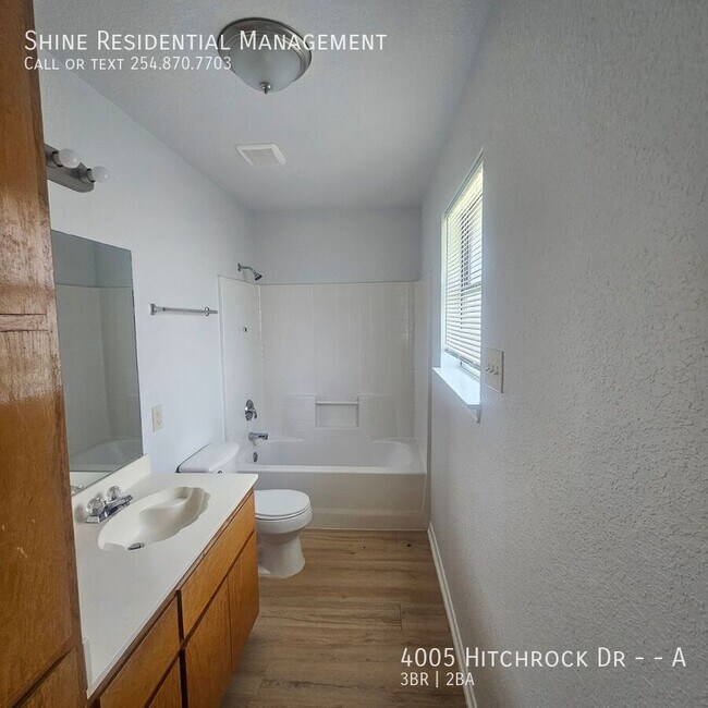 Building Photo - 4005 Hitchrock Dr