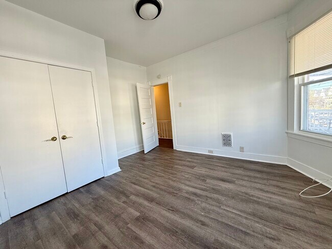 Foto del edificio - 519 Brooks St