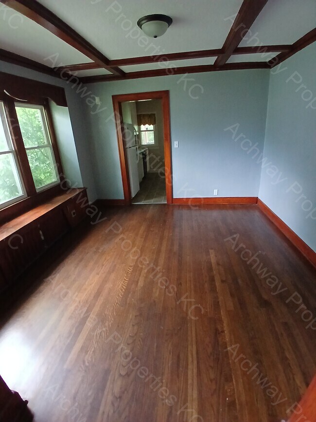Building Photo - 10117 E Golf Ave