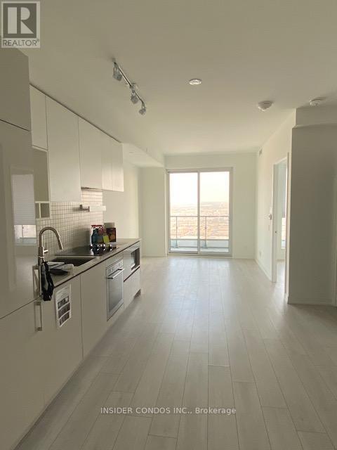 Photo du bâtiment - 950-4950 Portage Pkwy