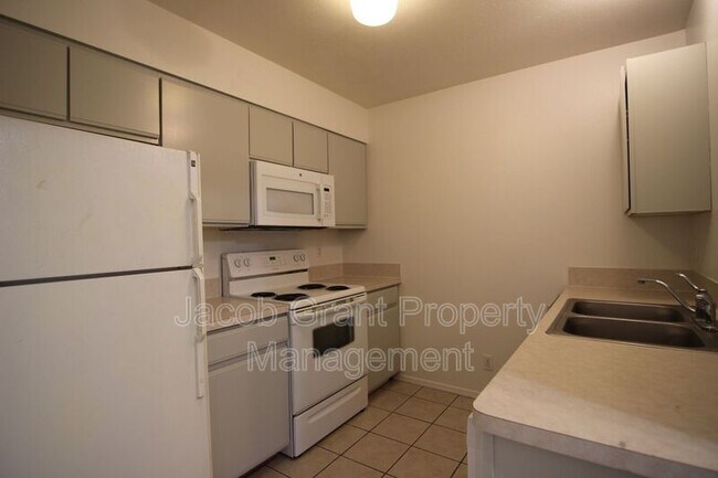 Foto del edificio - 2102 Stace St