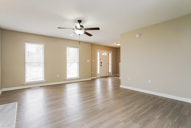 Foto del edificio - 128 Pondfield Ct