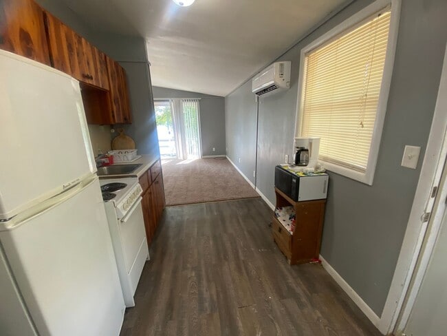 Foto del edificio - LONG TERM LAKEFRONT RENTAL 1B/1B  Apartment Camdenton Area