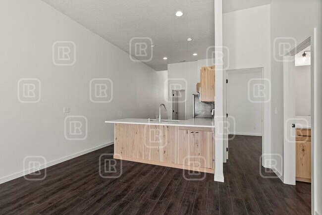 Foto del edificio - 708 S Crescent Ln