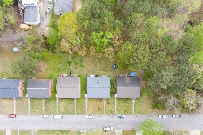 Building Photo - Charming 2-Bedroom Duplex in Colonial Heights