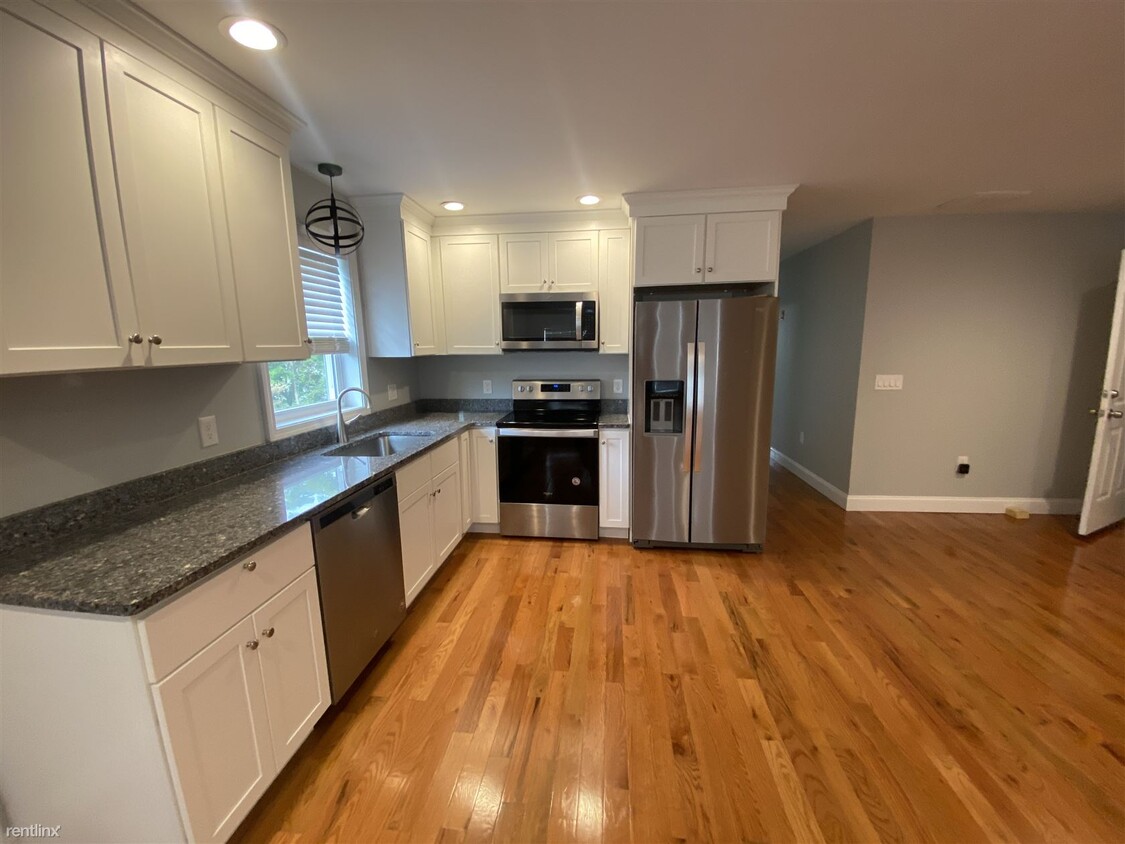 Primary Photo - 3 br, 2 bath Duplex - 55 Verndale Avenue 2