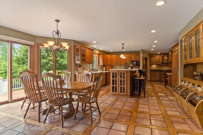 Building Photo - 145 Clover Hill Ln