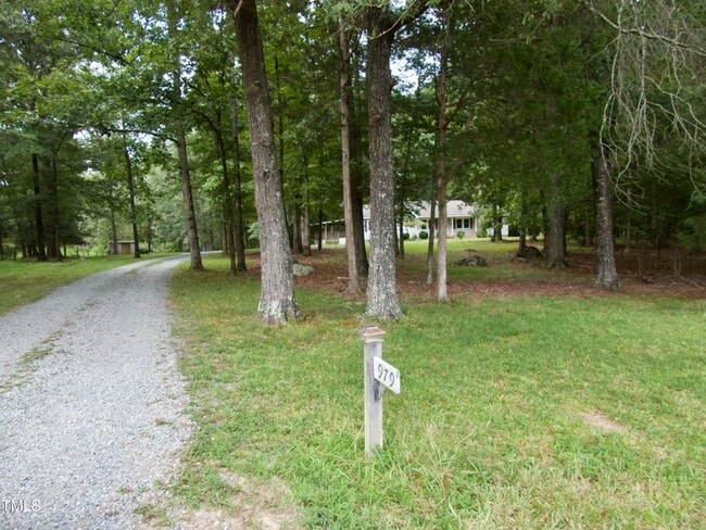 Foto del edificio - 979 Lamont Norwood Rd
