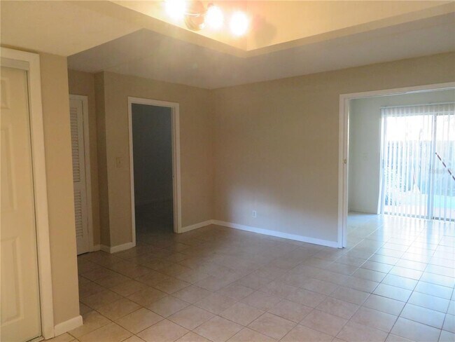 Foto del edificio - 2886 Somerset Park Dr