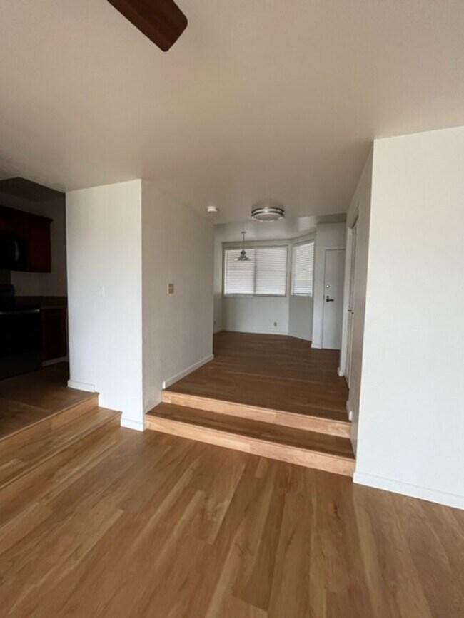 Building Photo - Quiet Spacious Unit $2,800 2/2/1 available...