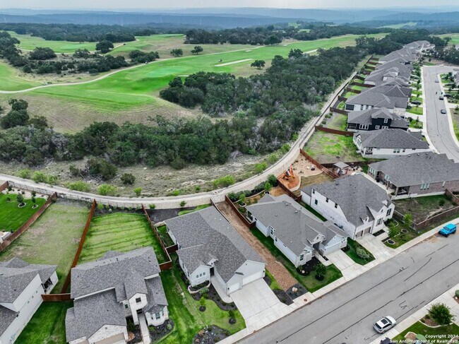 Foto del edificio - 24914 Resort Pkwy