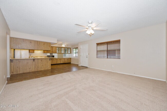 Foto del edificio - 1262 N 84th Pl