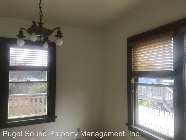 Foto del edificio - 3 br, 2 bath House - 19047 4th Avenue NE