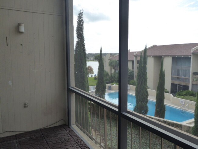 Building Photo - Available now with rent reduced! Sandy Cov...