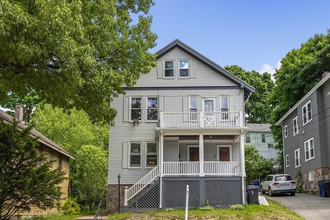 Building Photo - 146 Kittredge St