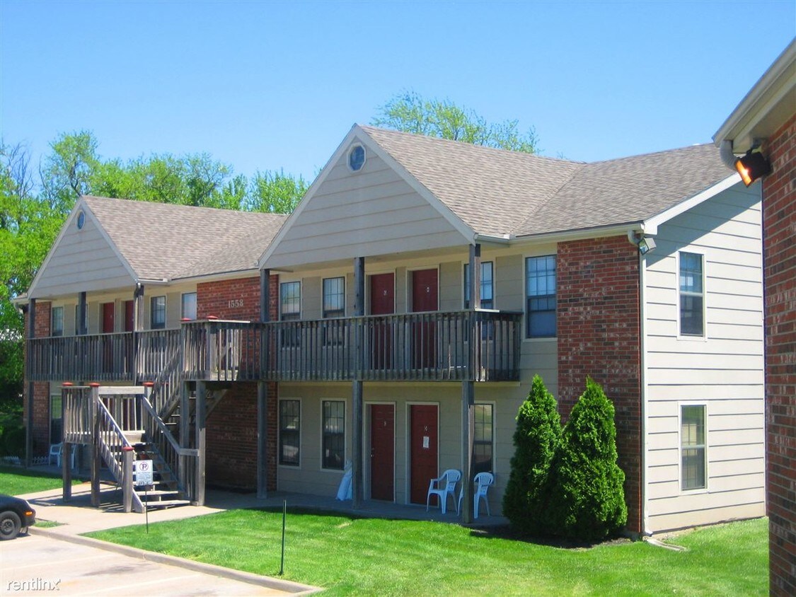 1560 E 125th St, Olathe, KS 66061 Condo for Rent in Olathe, KS
