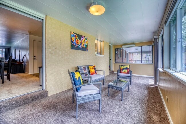 Photo - 35 Upham St Townhome