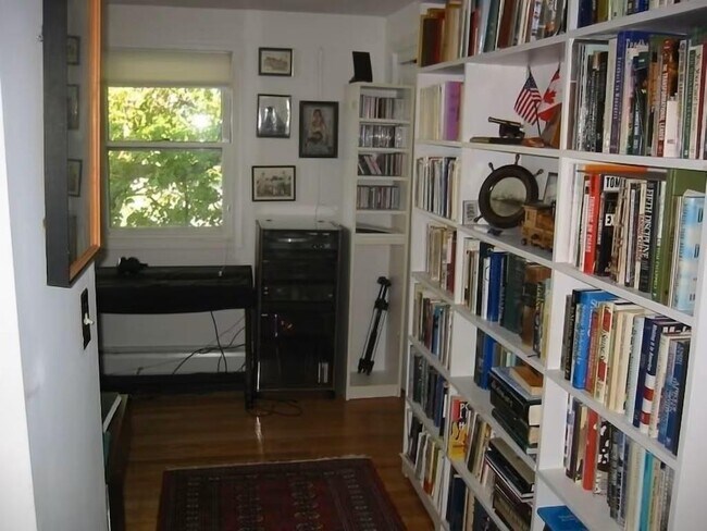 Foto del edificio - 20 Thorpe Ave