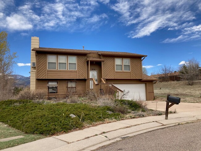 Building Photo - Newly Remodeled 3 Bedroom with Great View!