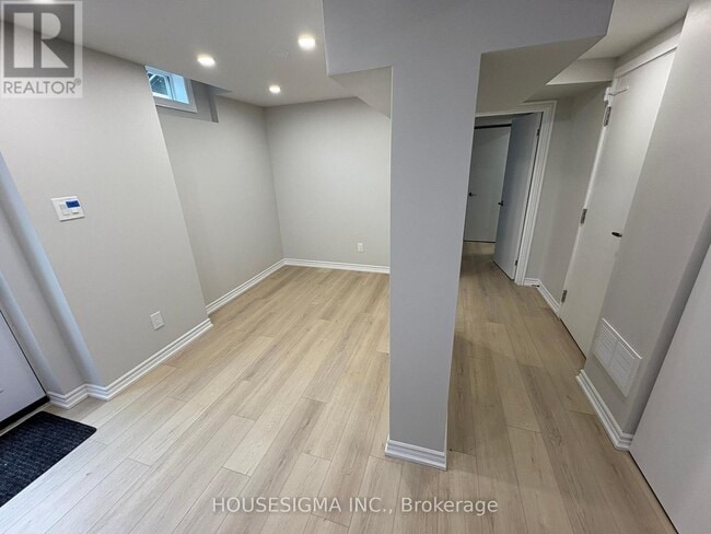 Photo du bâtiment - 526 Cobblehill Dr