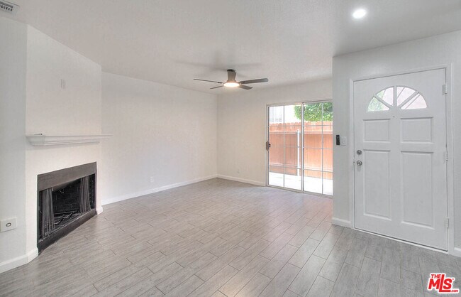 Foto del edificio - 13810 Funston Ave