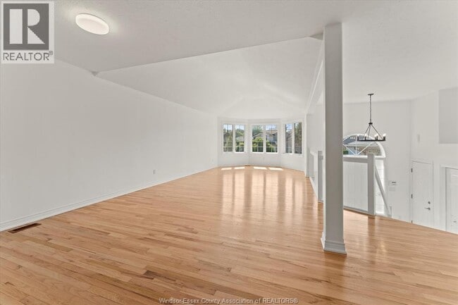 Building Photo - 3316 Kenilworth Dr