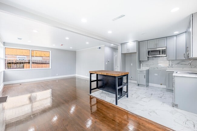 Foto del edificio - 4677 W 84th Pl