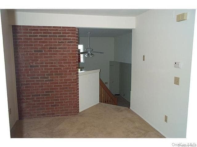 Building Photo - 39 The Knolls