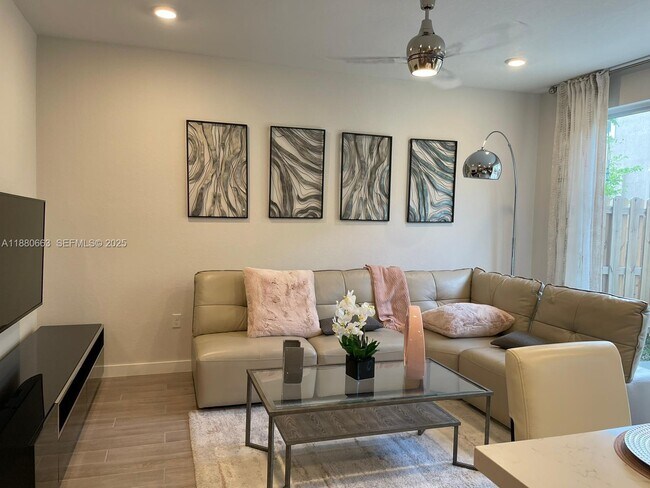 Foto del edificio - 2423 SE 11th St