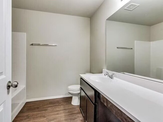 Foto del edificio - 4 Bed / 2 Bath Home in El Reno