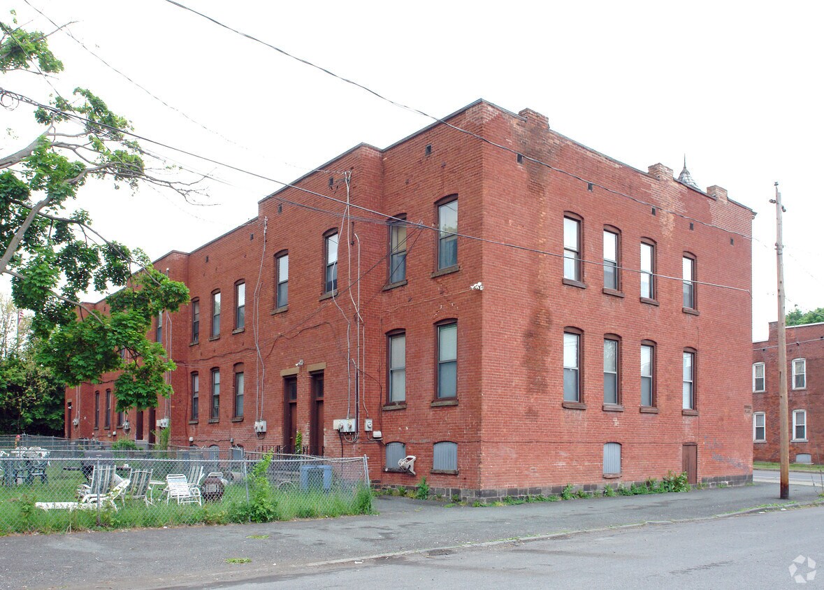 Foto del edificio - 100 13th St