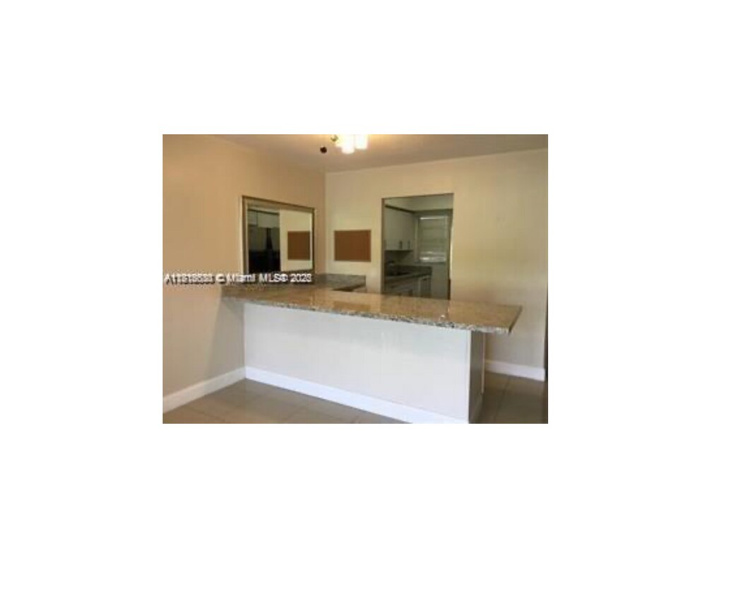 Foto principal - 2431 SW 82nd Ave